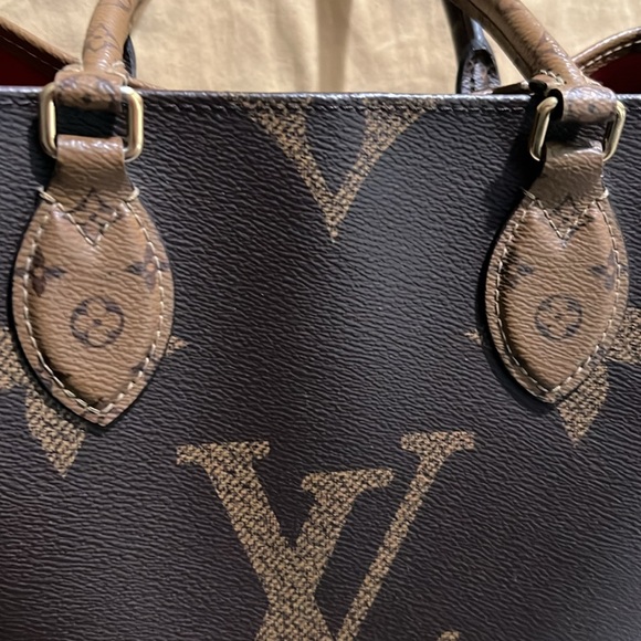 Authentic Louis Vuitton onthego MM reverse - Picture 14 of 16